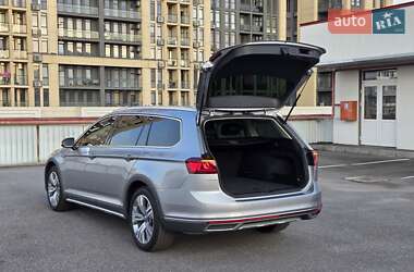 Универсал Volkswagen Passat Alltrack 2021 в 