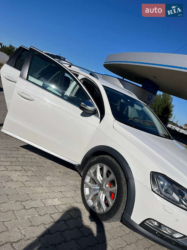 Универсал Volkswagen Passat Alltrack 2012 в Подгайцах