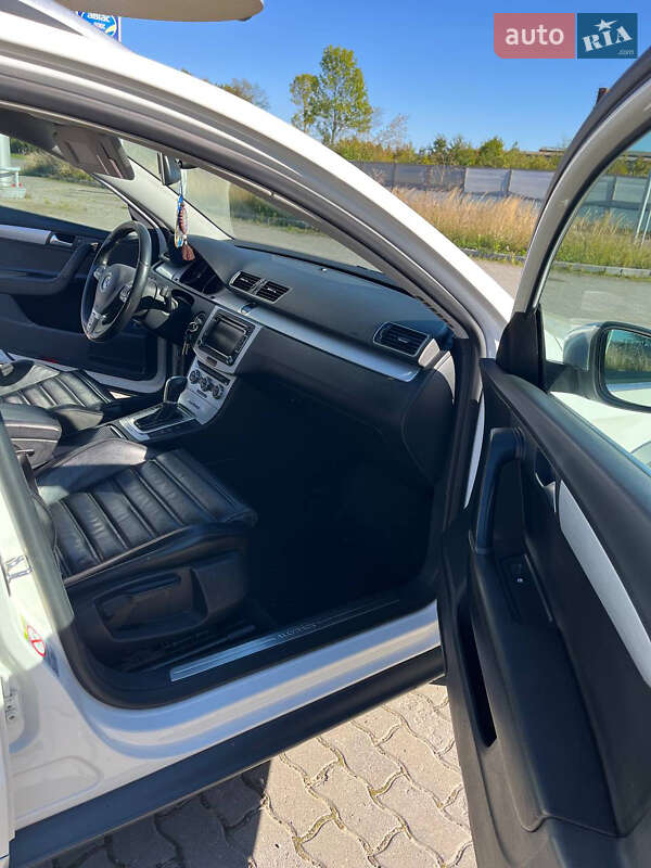 Универсал Volkswagen Passat Alltrack 2012 в Подгайцах