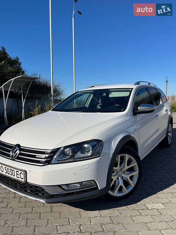 Универсал Volkswagen Passat Alltrack 2012 в Подгайцах