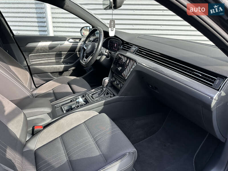 Универсал Volkswagen Passat Alltrack 2020 в Ровно