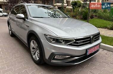 Універсал Volkswagen Passat Alltrack 2020 в Києві