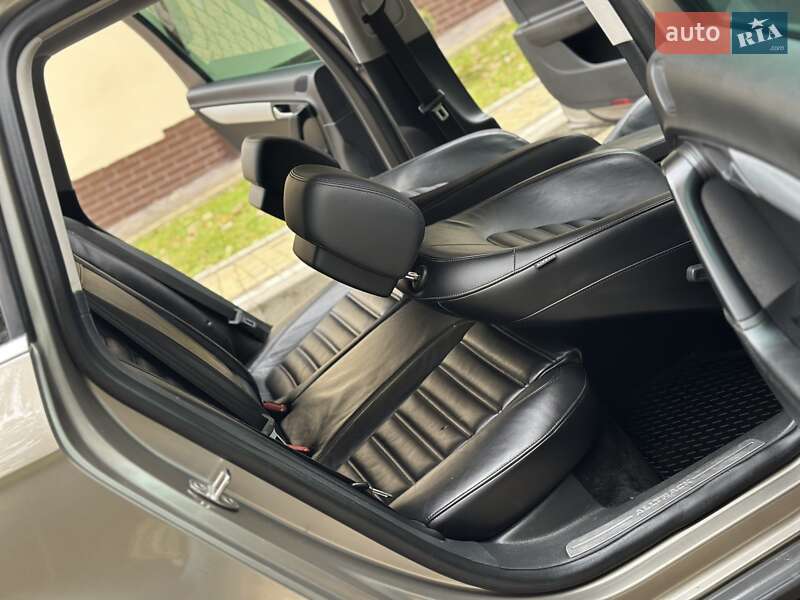 Универсал Volkswagen Passat Alltrack 2014 в Дрогобыче