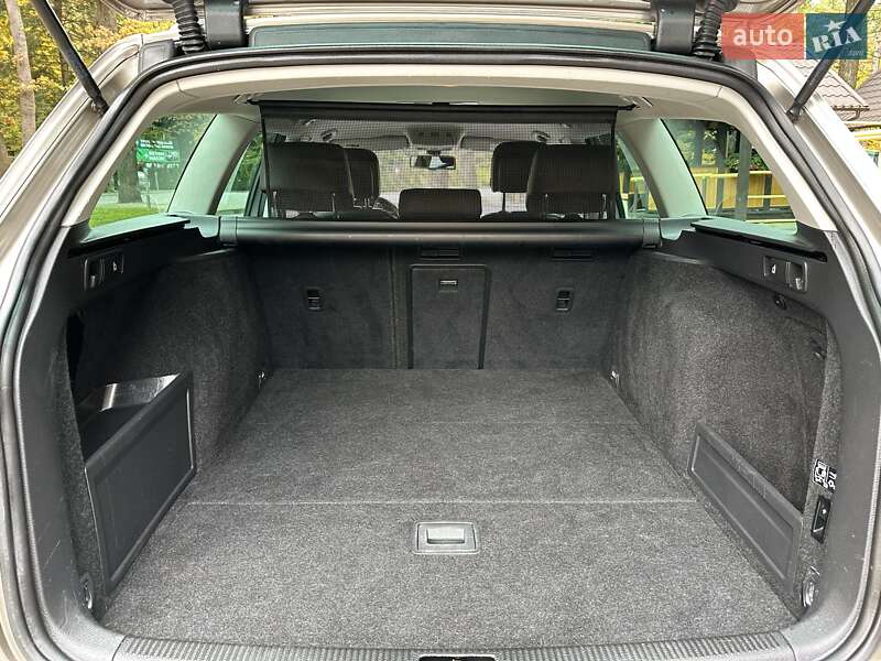 Универсал Volkswagen Passat Alltrack 2014 в Дрогобыче