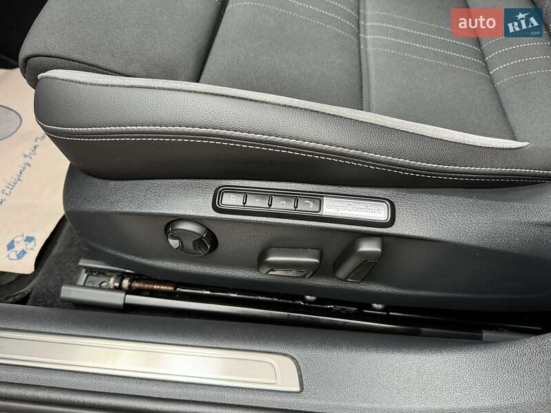 Универсал Volkswagen Passat Alltrack 2023 в Киеве фото 24 Универсал Volkswagen Passat Alltrack 2023 в Киеве