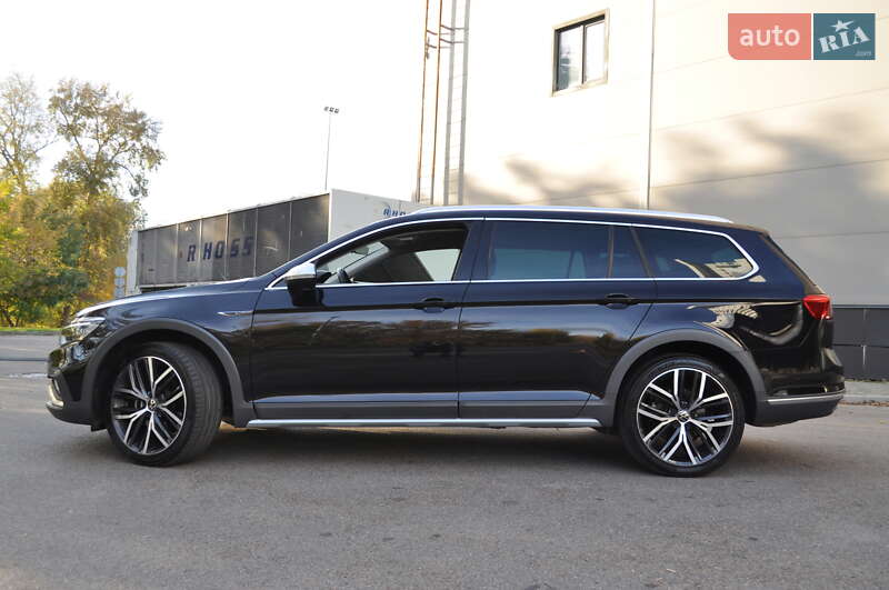 Универсал Volkswagen Passat Alltrack 2022 в Киеве
