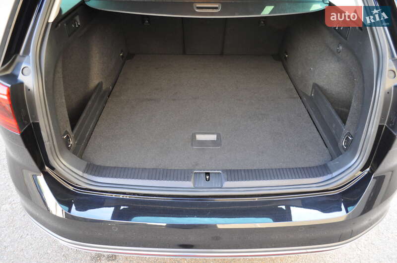 Универсал Volkswagen Passat Alltrack 2022 в Киеве