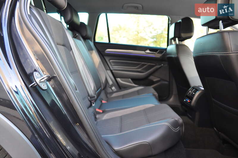 Универсал Volkswagen Passat Alltrack 2022 в Киеве