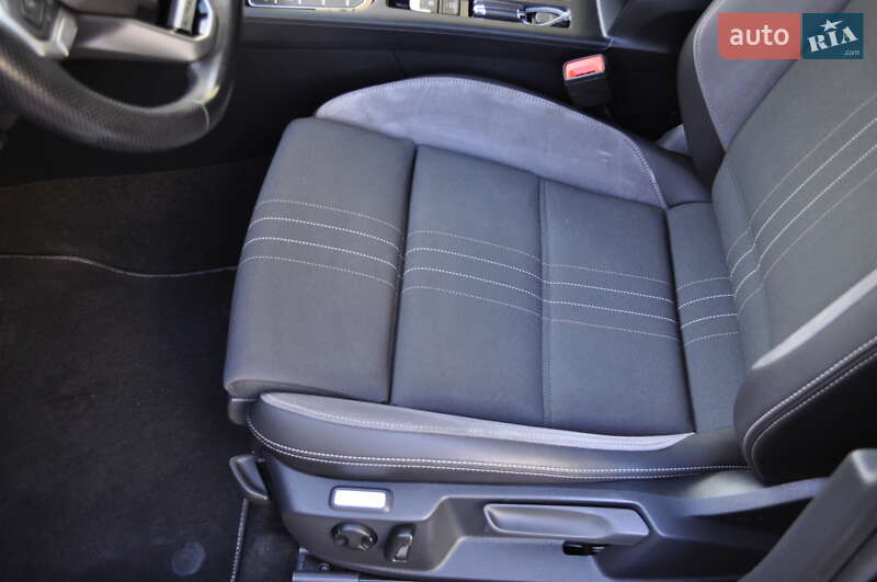 Универсал Volkswagen Passat Alltrack 2022 в Киеве