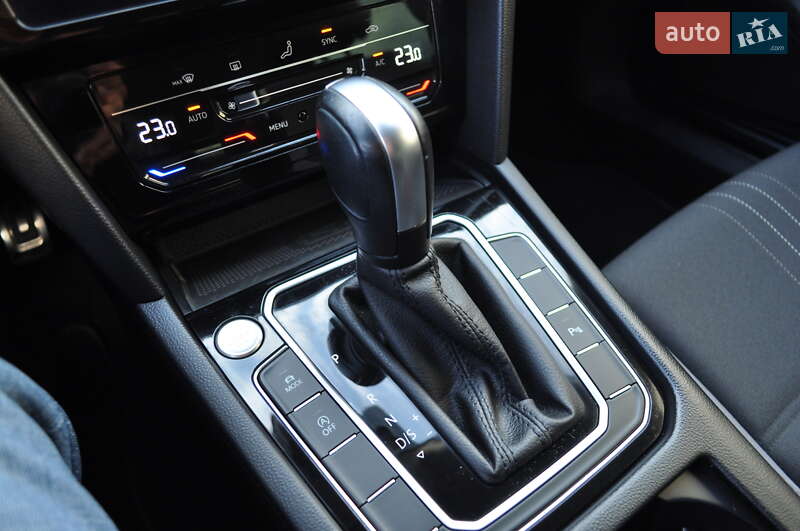 Универсал Volkswagen Passat Alltrack 2022 в Киеве