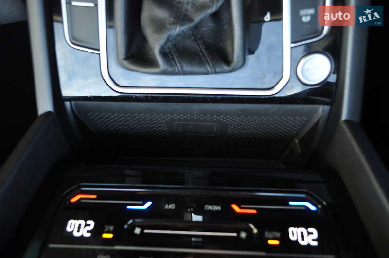 Универсал Volkswagen Passat Alltrack 2022 в Киеве