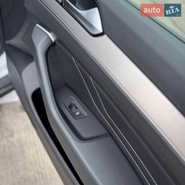 Универсал Volkswagen Passat Alltrack 2021 в Киеве фото 23 Универсал Volkswagen Passat Alltrack 2021 в Киеве