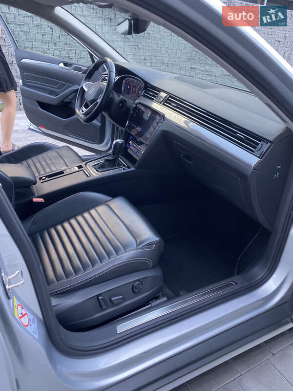 Универсал Volkswagen Passat Alltrack 2021 в Луцке