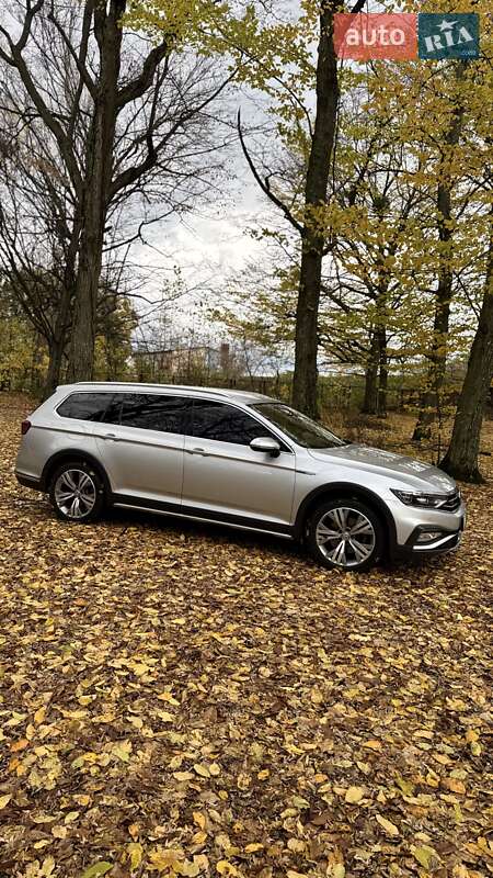 Універсал Volkswagen Passat Alltrack 2019 в Києві