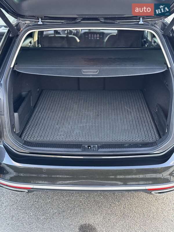 Универсал Volkswagen Passat Alltrack 2018 в Киеве