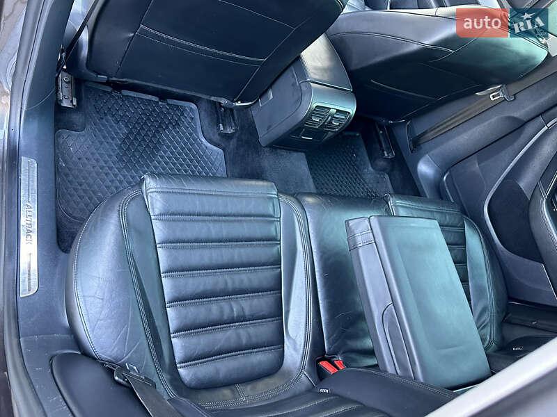 Универсал Volkswagen Passat Alltrack 2013 в Дрогобыче