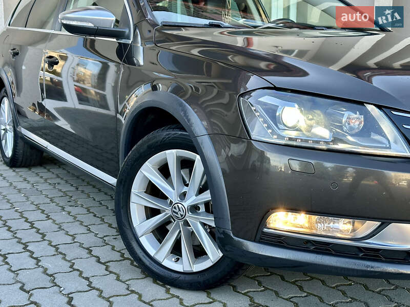 Универсал Volkswagen Passat Alltrack 2013 в Дрогобыче