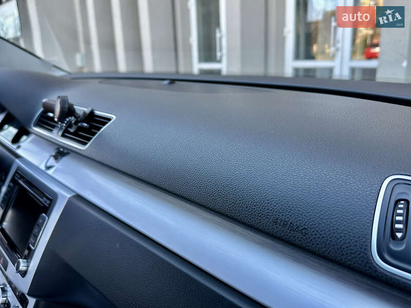 Универсал Volkswagen Passat Alltrack 2013 в Дрогобыче