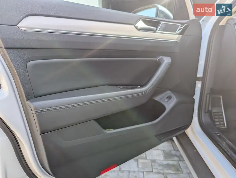 Volkswagen Passat Alltrack 2017 VIN WVWZZZ3CZJE043864 фото оголошення 18 з 76