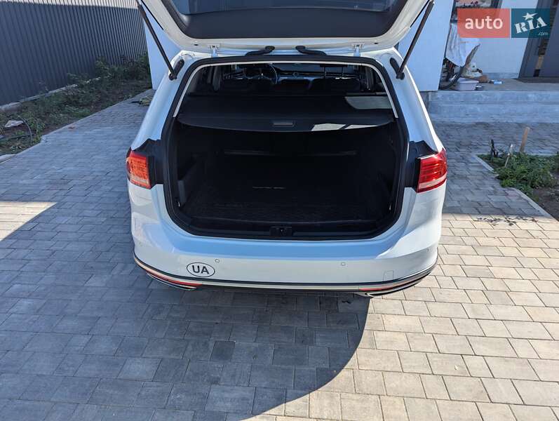 Универсал Volkswagen Passat Alltrack 2017 в Киеве фото 33 Универсал Volkswagen Passat Alltrack 2017 в Киеве
