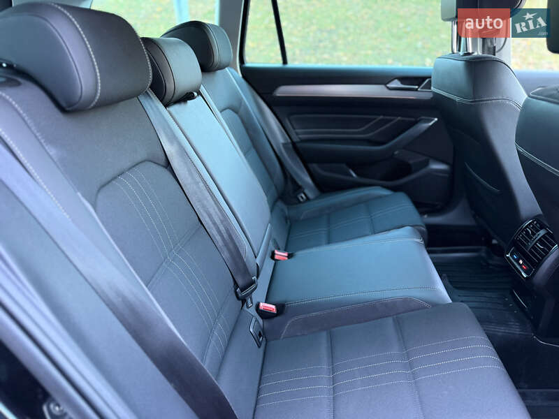 Универсал Volkswagen Passat Alltrack 2020 в Киеве
