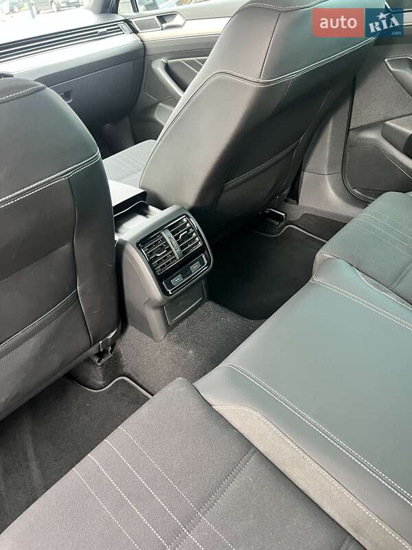 Універсал Volkswagen Passat Alltrack 2019 в Києві