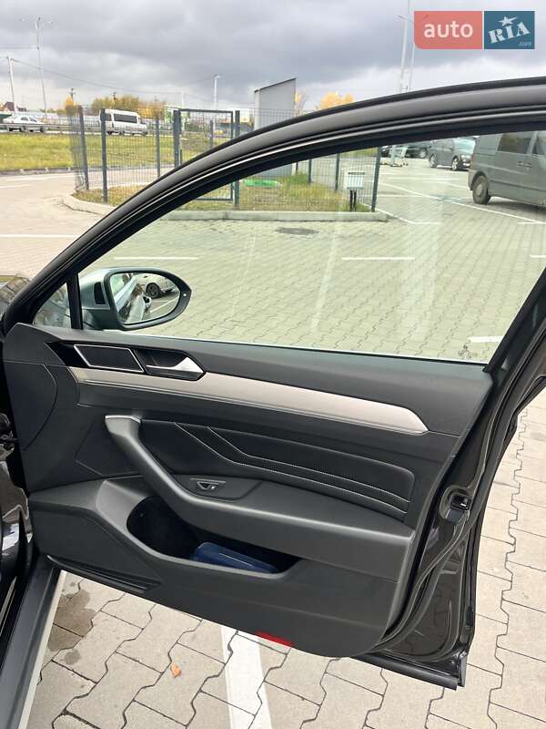 Універсал Volkswagen Passat Alltrack 2019 в Києві