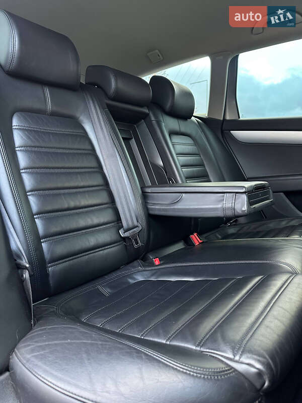 Универсал Volkswagen Passat Alltrack 2012 в Киеве