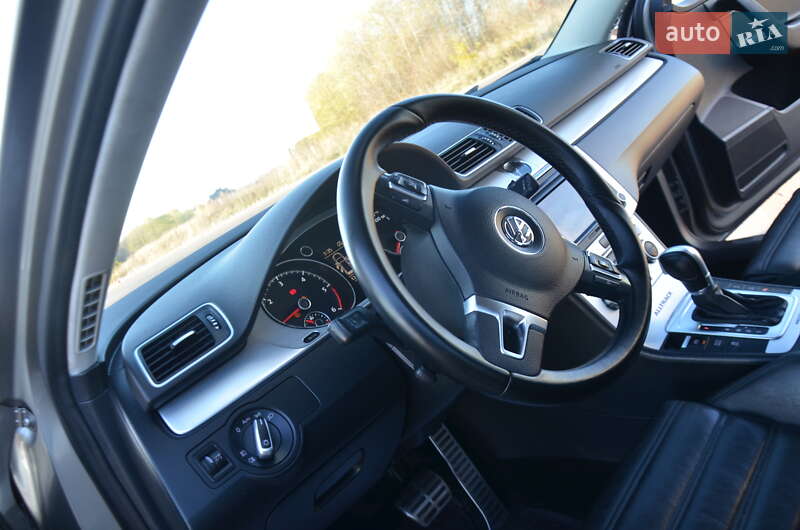 Универсал Volkswagen Passat Alltrack 2014 в Дрогобыче