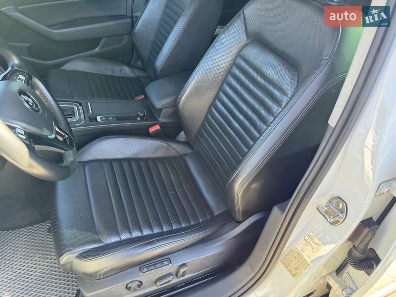 Універсал Volkswagen Passat Alltrack 2018 в Львові фото 27 Універсал Volkswagen Passat Alltrack 2018 в Львові