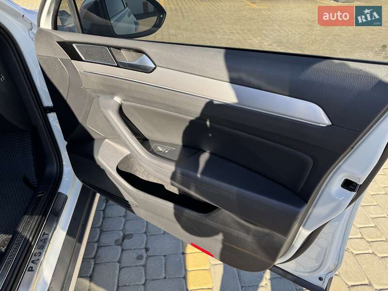 Універсал Volkswagen Passat Alltrack 2018 в Львові фото 39 Універсал Volkswagen Passat Alltrack 2018 в Львові