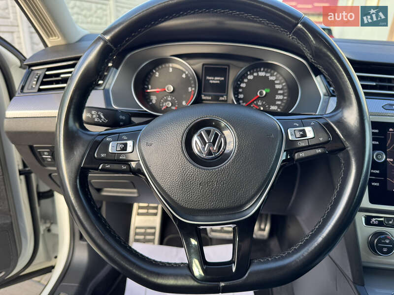 Универсал Volkswagen Passat Alltrack 2018 в Дубно