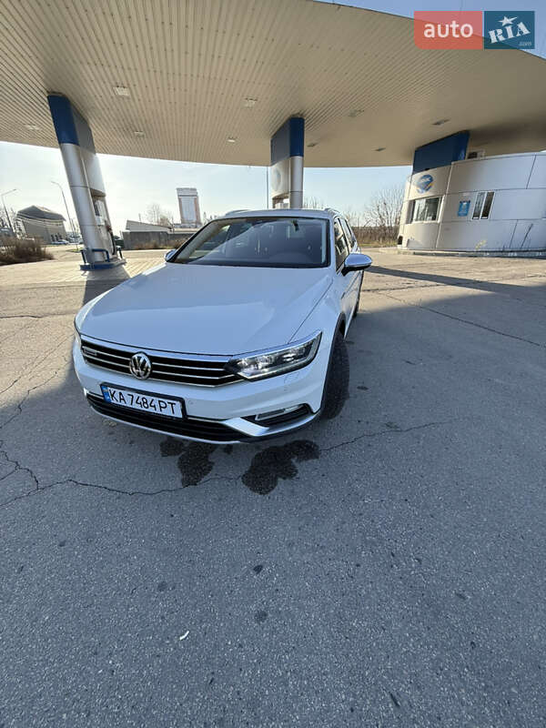 Универсал Volkswagen Passat Alltrack 2016 в Миргороде