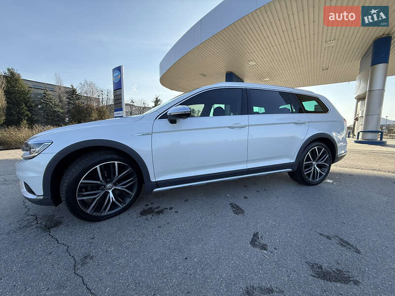 Универсал Volkswagen Passat Alltrack 2016 в Миргороде