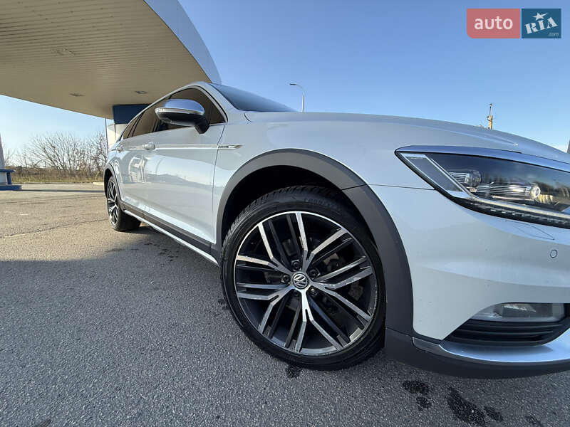 Универсал Volkswagen Passat Alltrack 2016 в Миргороде