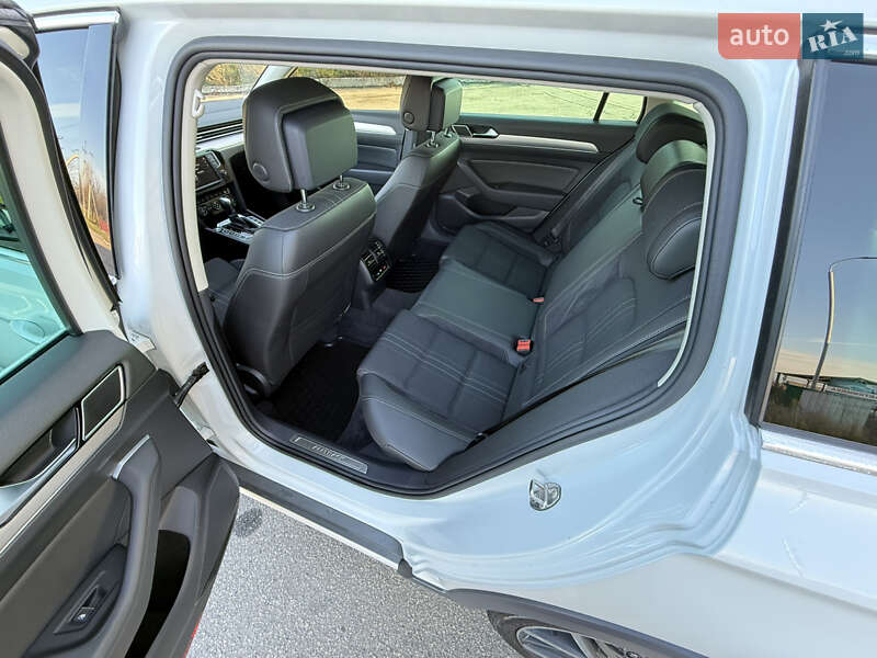 Универсал Volkswagen Passat Alltrack 2016 в Миргороде