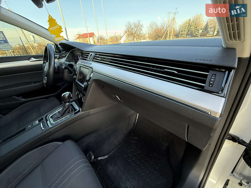 Универсал Volkswagen Passat Alltrack 2016 в Миргороде