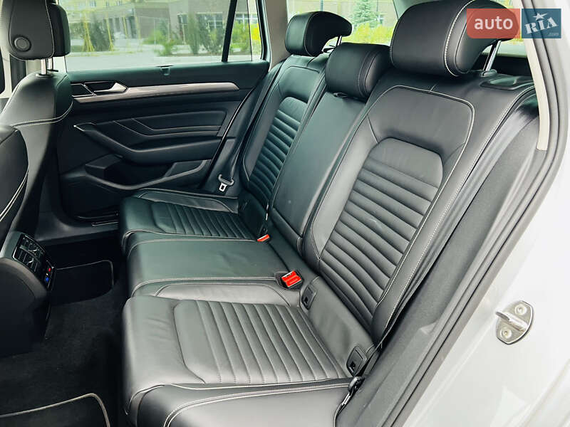 Универсал Volkswagen Passat Alltrack 2020 в Киеве фото 60 Универсал Volkswagen Passat Alltrack 2020 в Киеве