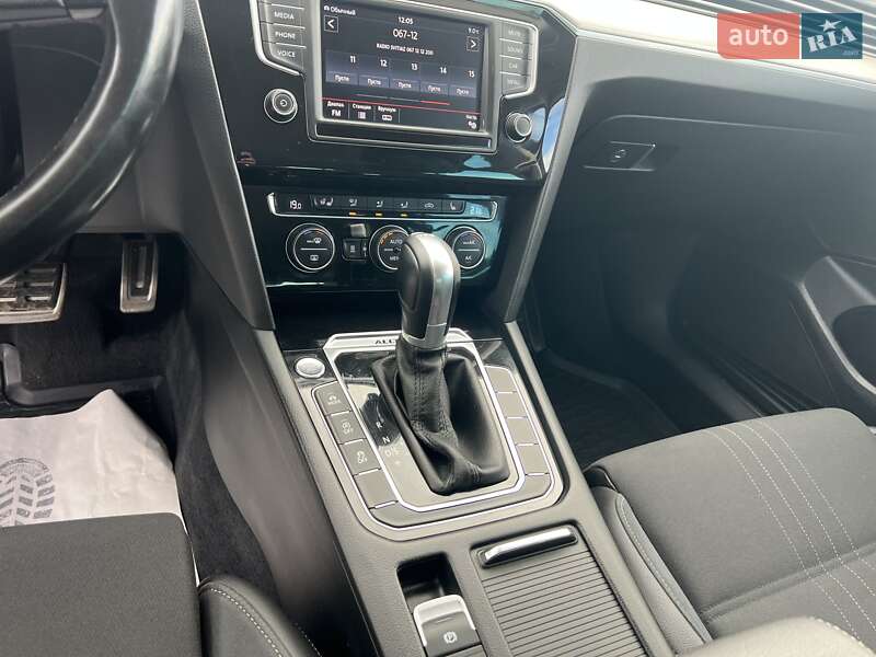 Универсал Volkswagen Passat Alltrack 2017 в Дубно