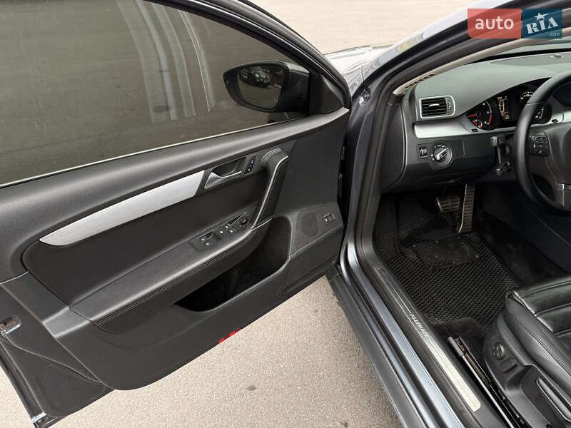 Универсал Volkswagen Passat Alltrack 2014 в Казатине