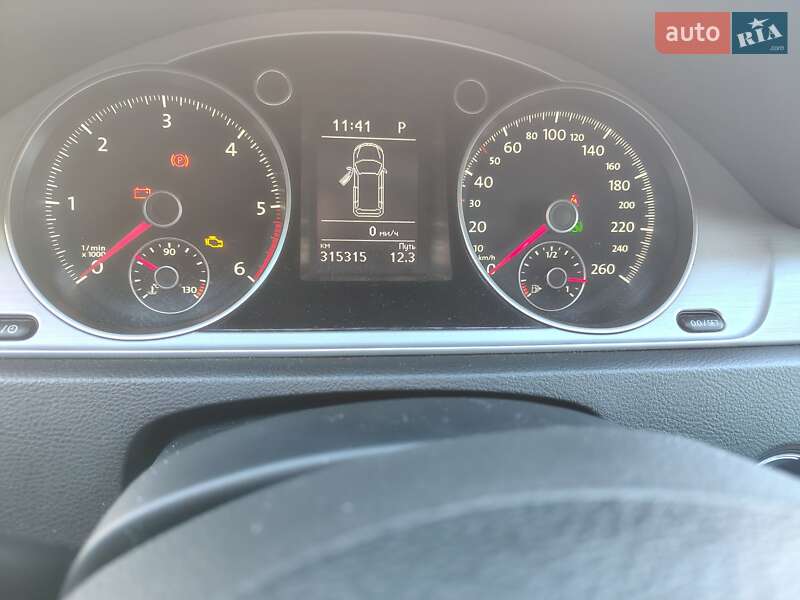 Універсал Volkswagen Passat Alltrack 2014 в Києві