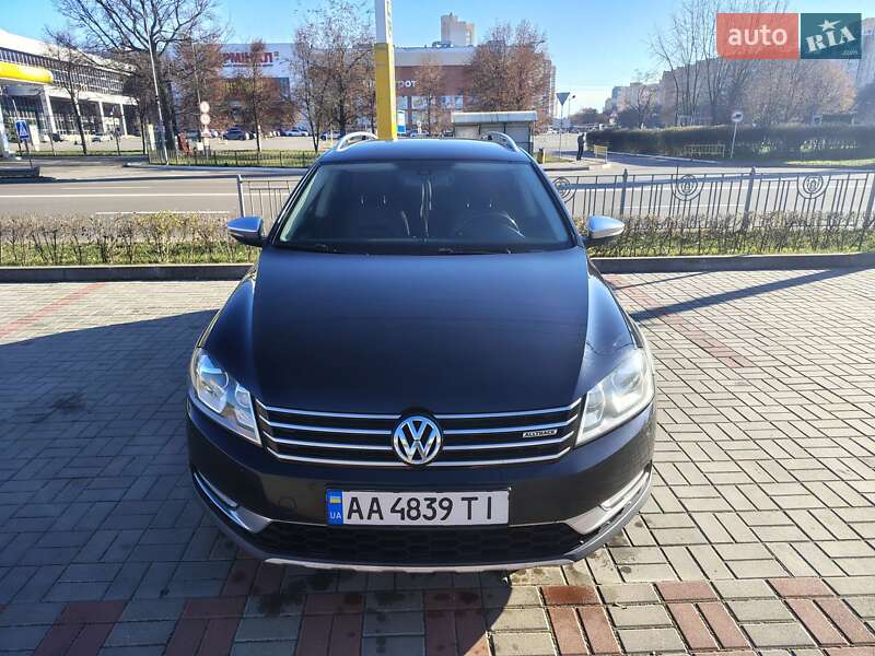 Універсал Volkswagen Passat Alltrack 2014 в Києві