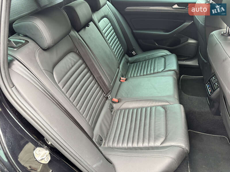 Універсал Volkswagen Passat Alltrack 2019 в Чернівцях