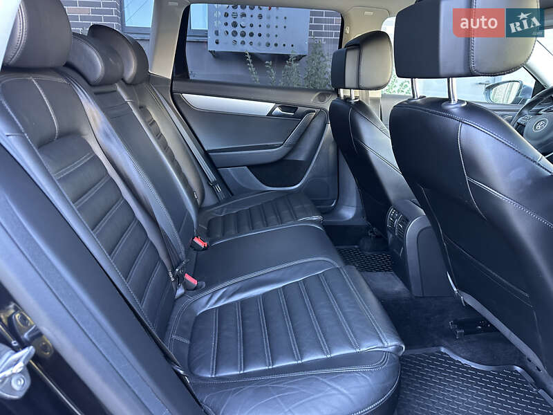 Универсал Volkswagen Passat Alltrack 2014 в Львове