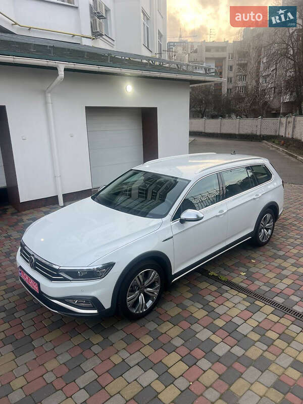 Универсал Volkswagen Passat Alltrack 2022 в Черкассах