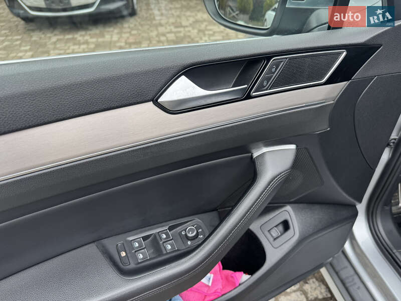Універсал Volkswagen Passat Alltrack 2019 в Львові фото 18 Універсал Volkswagen Passat Alltrack 2019 в Львові