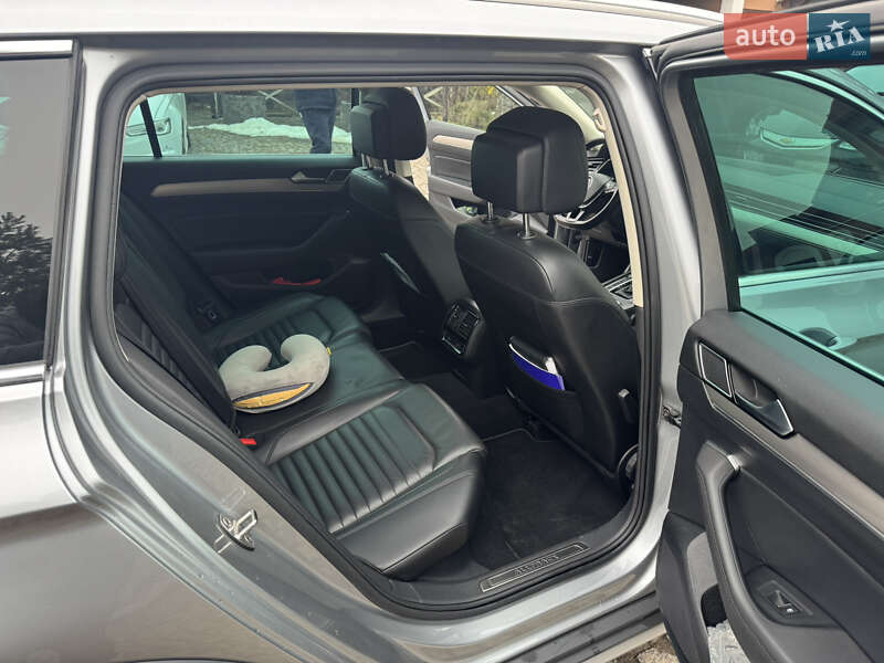 Універсал Volkswagen Passat Alltrack 2019 в Львові фото 22 Універсал Volkswagen Passat Alltrack 2019 в Львові