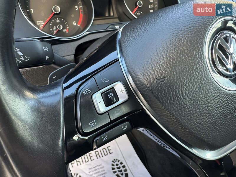 Универсал Volkswagen Passat Alltrack 2018 в Дубно