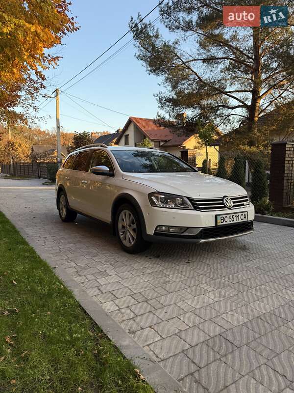 Универсал Volkswagen Passat Alltrack 2013 в Львове