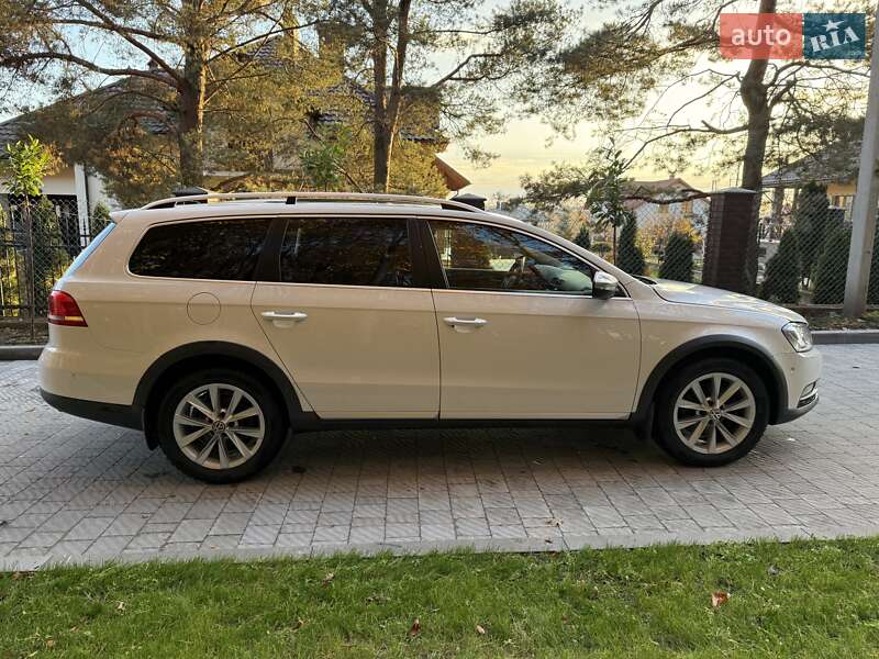 Универсал Volkswagen Passat Alltrack 2013 в Львове